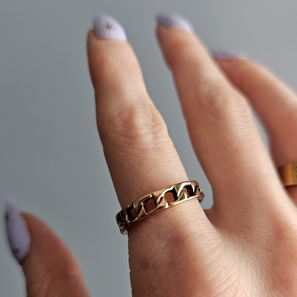 Gold Chain link ring size 7/8 - Picture 2 of 3